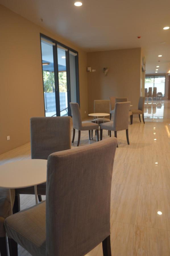 Airport Avenue Hotel Gyogon Екстериор снимка
