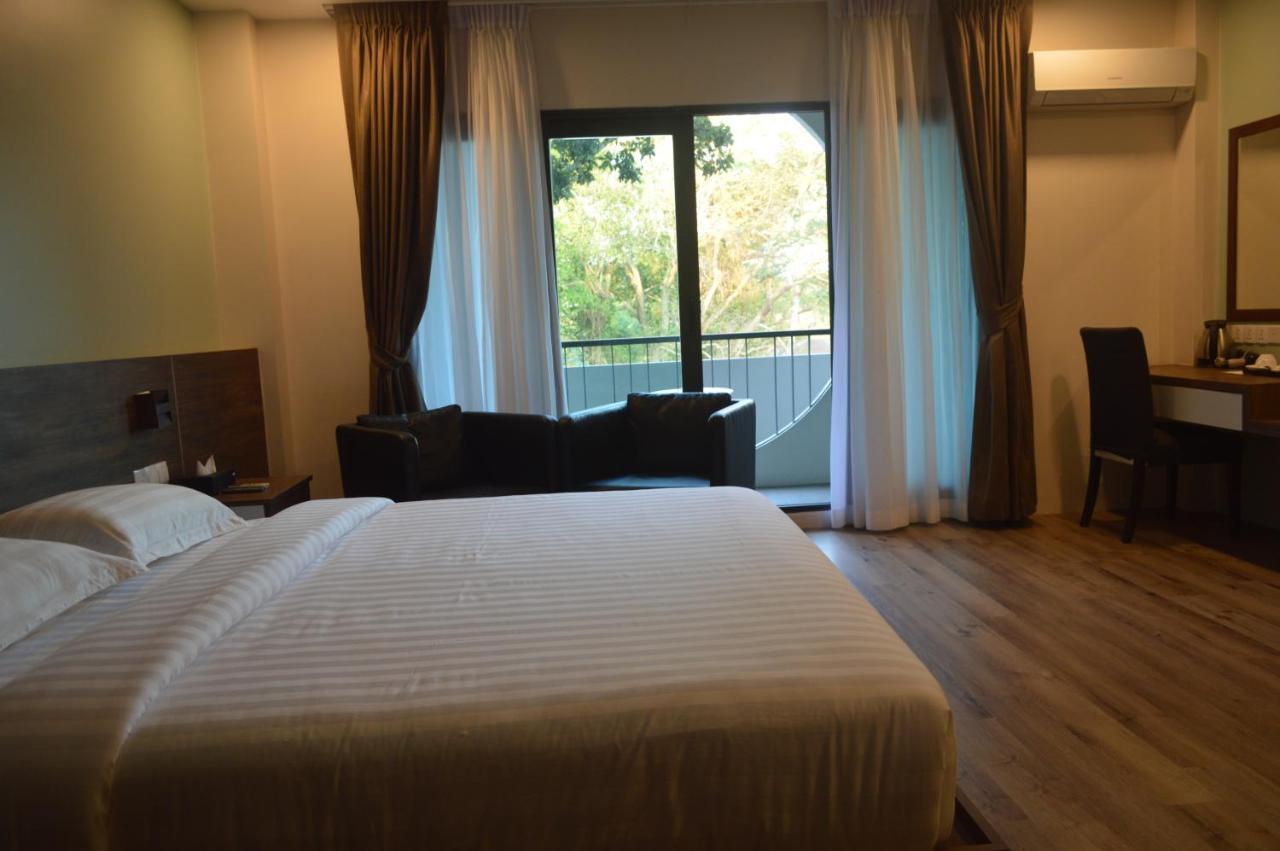 Airport Avenue Hotel Gyogon Екстериор снимка